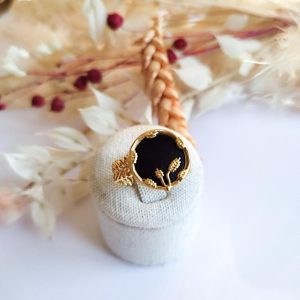 bague dorée acier inoxydable 316 L style "Art Deco' pierre noire.