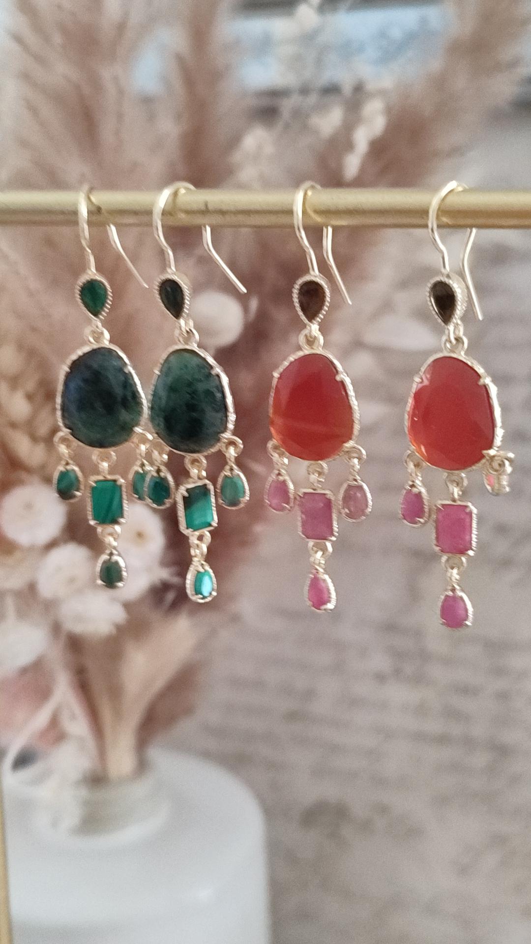 Boucles d'oreilles doré en acier inoxydable et pierres naturelles verte – Image 4