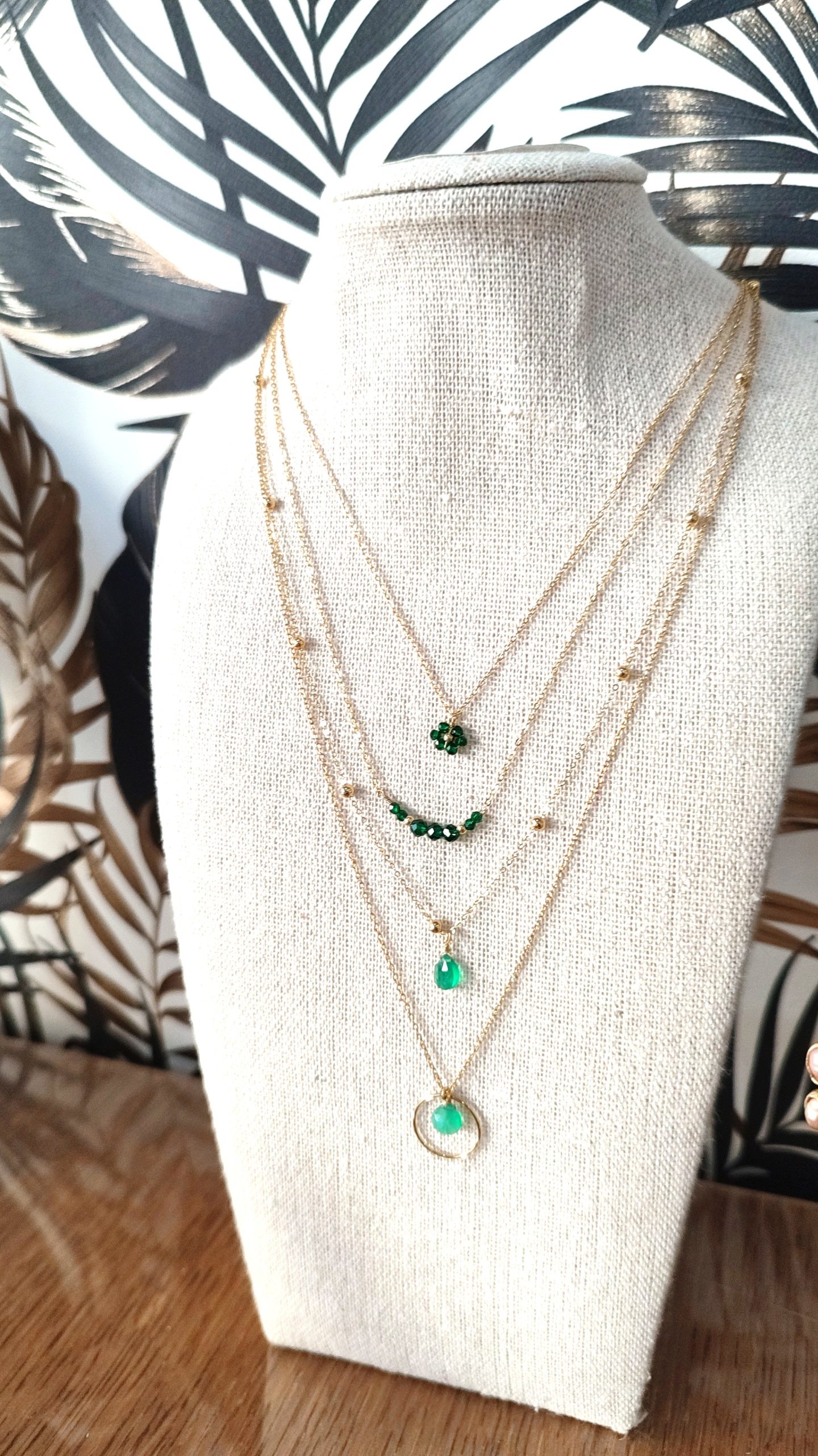 Collier chaine fine doré 3 microns acier inoxydable et goutte pierre naturelle verte – Image 2